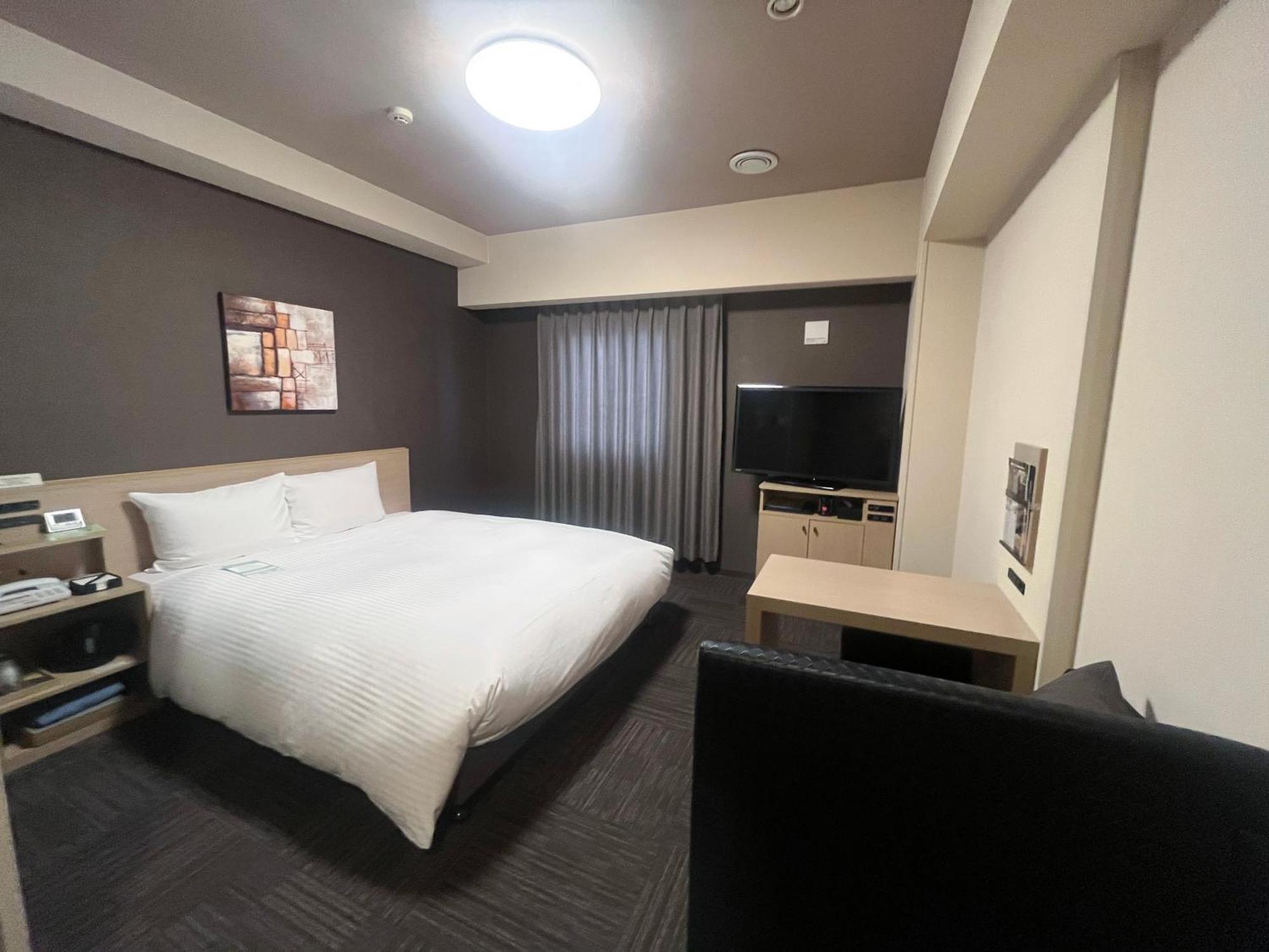 ​Hotel Route-Inn Ube​ Buitenkant foto