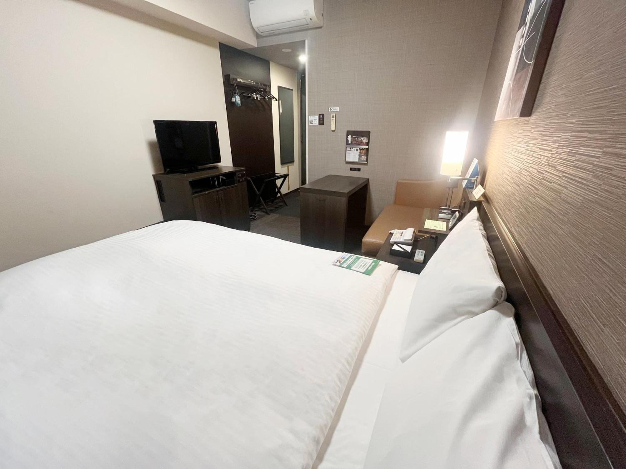 ​Hotel Route-Inn Ube​ Buitenkant foto