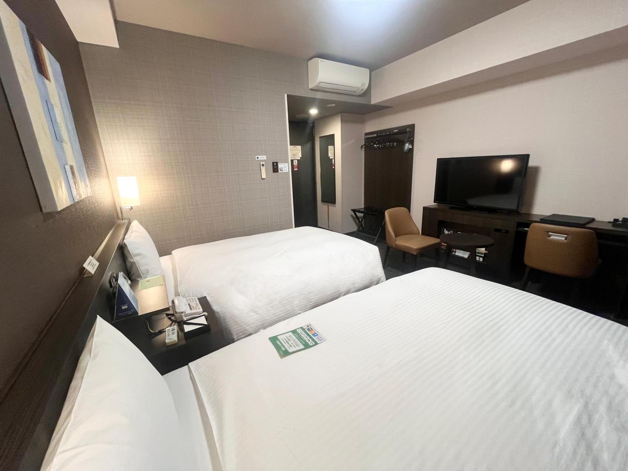 ​Hotel Route-Inn Ube​ Buitenkant foto
