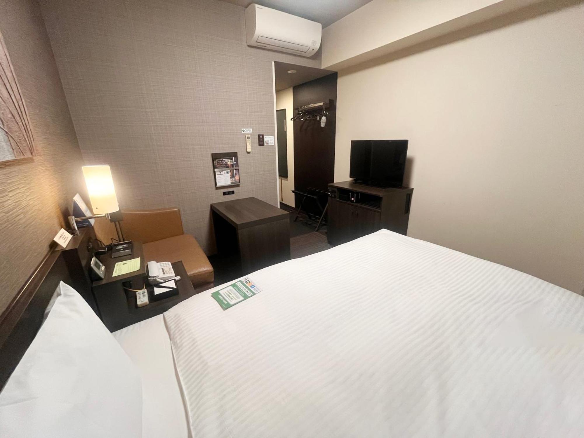 ​Hotel Route-Inn Ube​ Buitenkant foto