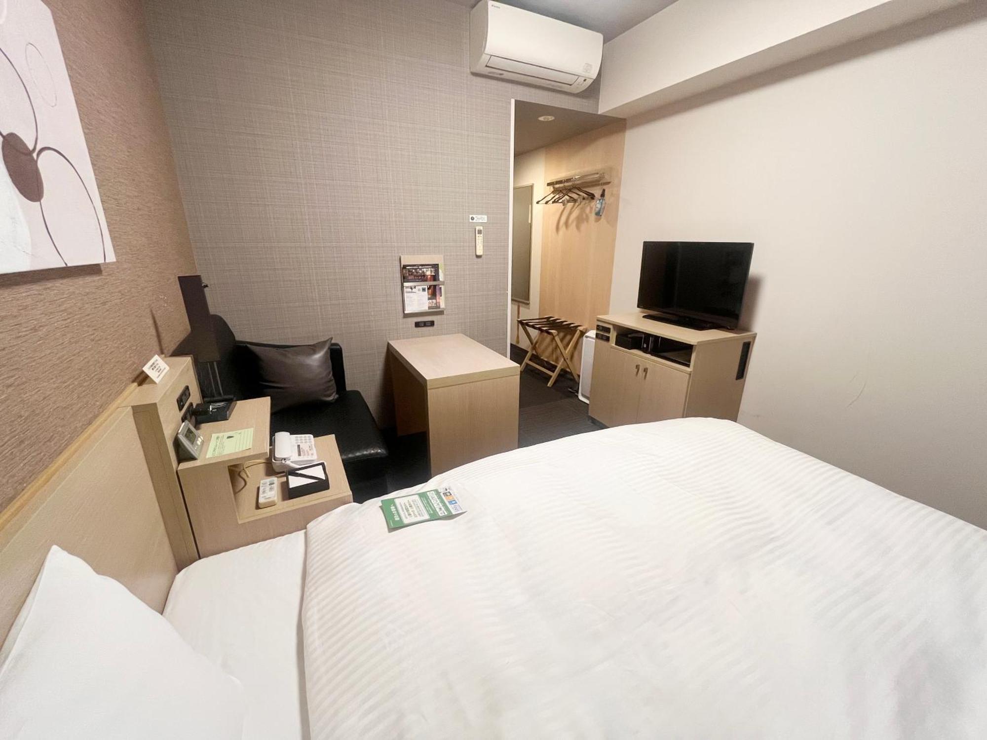 ​Hotel Route-Inn Ube​ Buitenkant foto